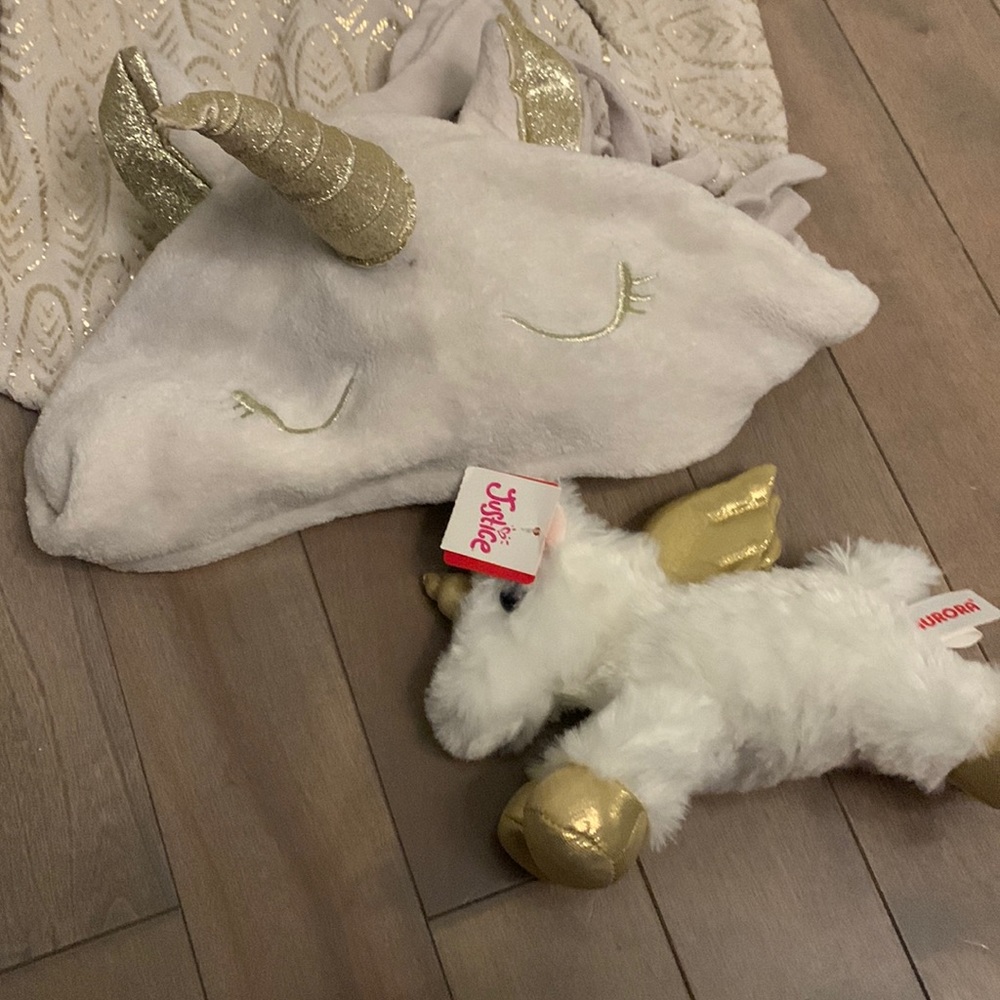JUSTICE Unicorn Wings Cozy Blanket
